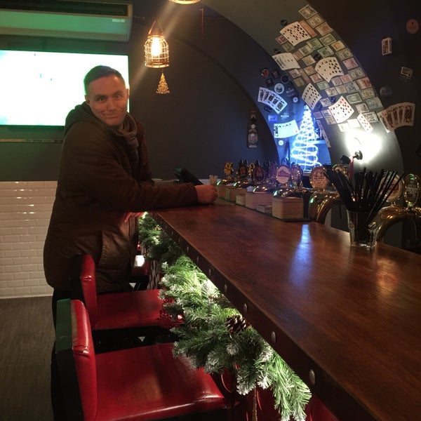 12/11/2016 tarihinde Оксана Т.ziyaretçi tarafından Resto Bar FULL HOUSE'de çekilen fotoğraf