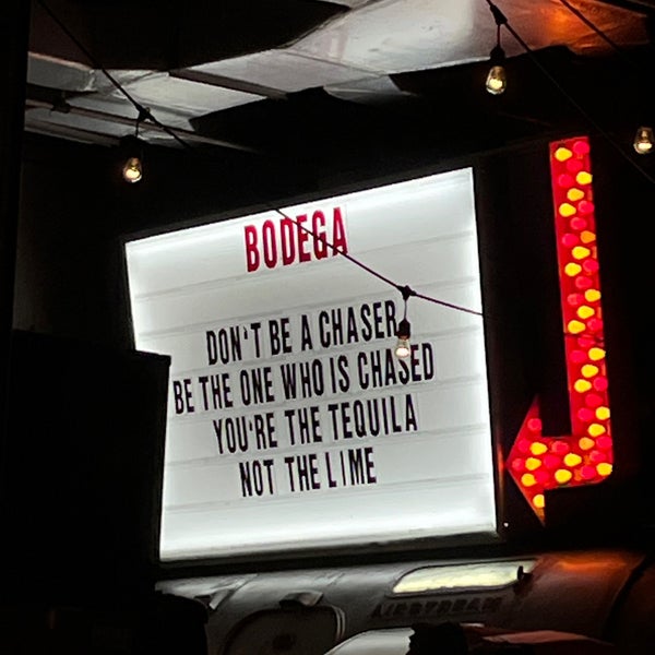 Foto tirada no(a) Bodega Taqueria y Tequila por Varun A. em 4/26/2022