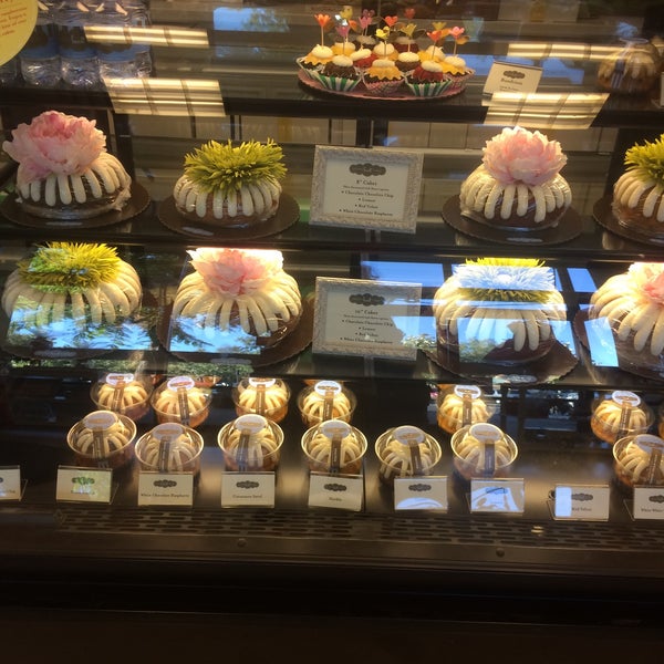 Nothing Bundt Cakes Bakery in Valencia