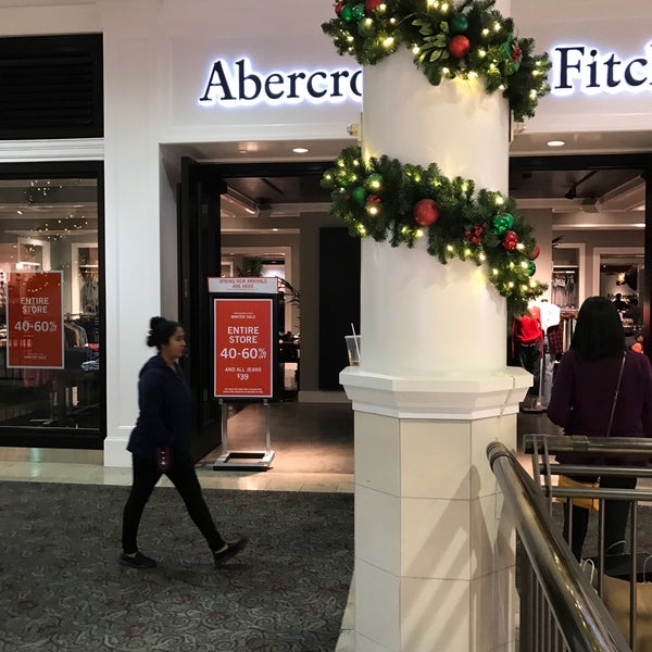 abercrombie and fitch valley fair