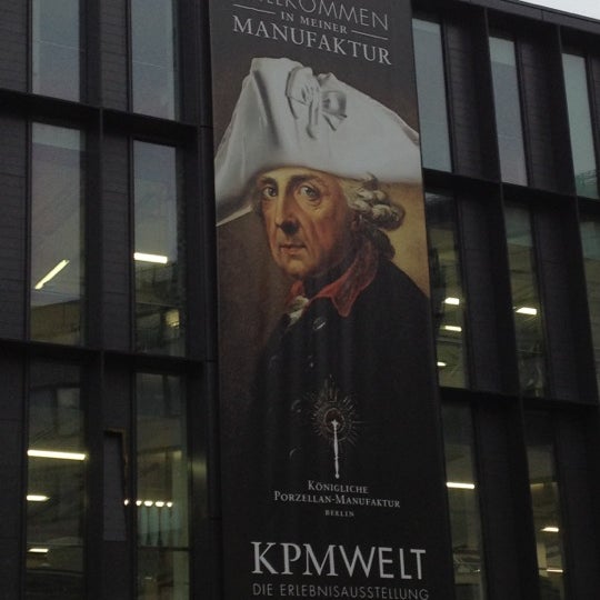 รูปภาพถ่ายที่ KPM Königliche Porzellan-Manufaktur Berlin โดย André W. เมื่อ 10/30/2012