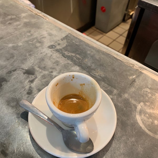 Photo taken at Gimme! Coffee by Jc L. on 5/3/2019