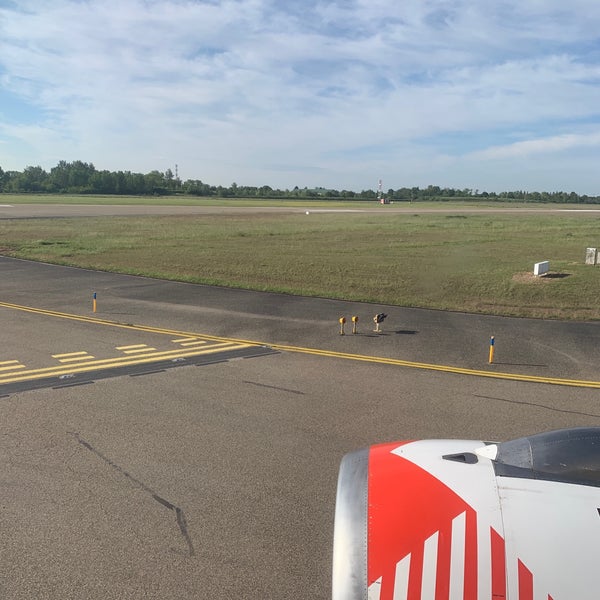 รูปภาพถ่ายที่ Aéroport Strasbourg-Entzheim (SXB) โดย Jc L. เมื่อ 5/16/2019