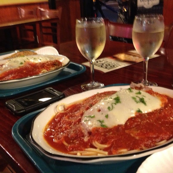 8/10/2013 tarihinde Brittany H.ziyaretçi tarafından Iggy&#39;s Pizzeria'de çekilen fotoğraf