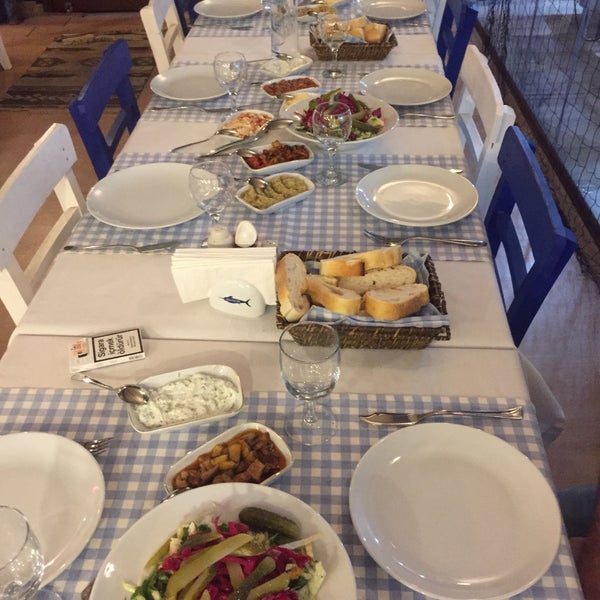 Photo taken at Akçakoca Nosta Balık Restaurant by Erkin  İÇ on 11/19/2016