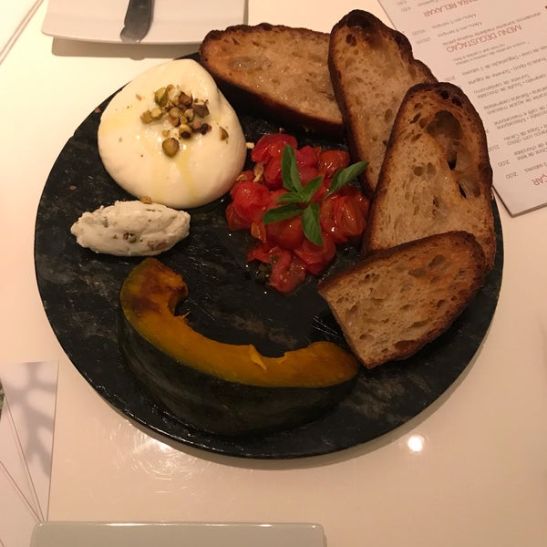 Photo taken at MIMO Restaurante by Renata C. on 8/17/2019