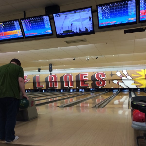 Photo taken at Memory Lanes and the Flashback Cafe by Meighan M. on 1/20/2015