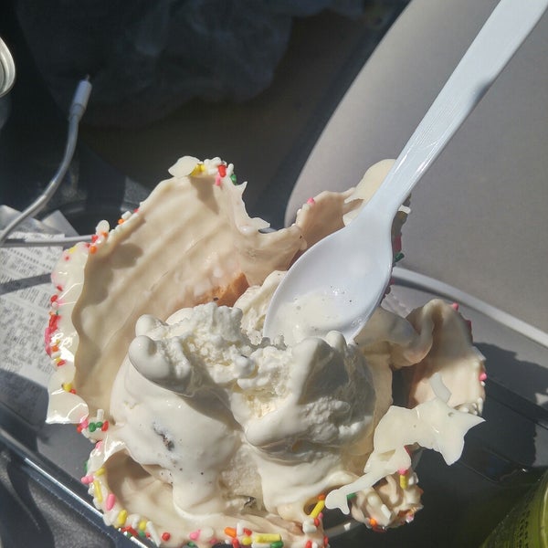 Marble Slab Creamery Ice Cream Parlor in Irving