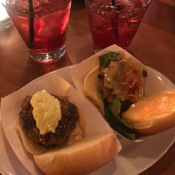 1/22/2018 tarihinde Mariela R.ziyaretçi tarafından 5 Napkin Burger'de çekilen fotoğraf