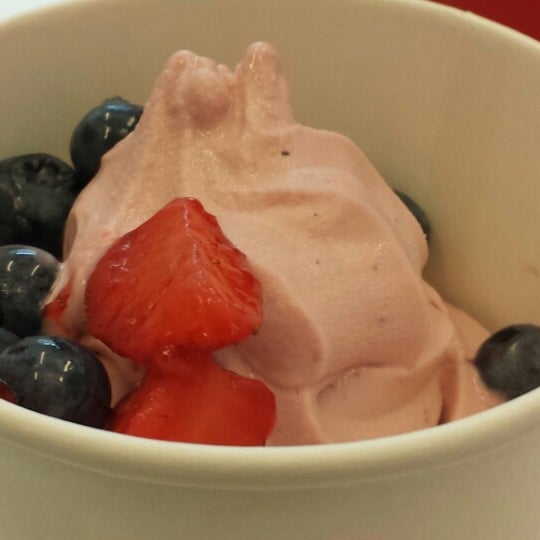Das Foto wurde bei Yobot Frozen Yogurt von Tiina R. am 8/31/2013 aufgenommen