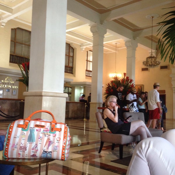 รูปภาพถ่ายที่ Hotel Caribe โดย ANDRES T. เมื่อ 2/9/2015