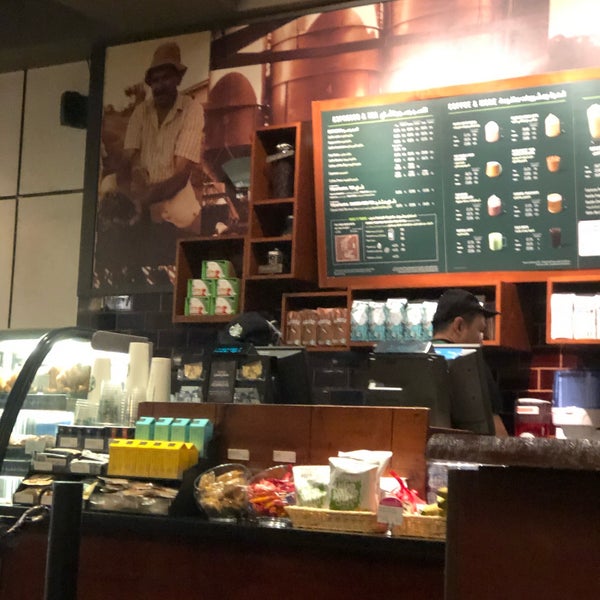 Foto scattata a Starbucks da Ji il 2/6/2020