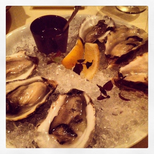 Снимок сделан в Lacroix Restaurant at The Rittenhouse пользователем Meghan 2/17/2013
