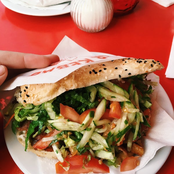 Photo taken at Rüyam Gemüse Kebab by Jonathan M. on 3/24/2016