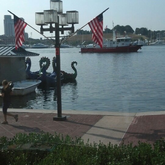 8/31/2013にCharles P.がLenny&#39;s Deli Inner Harborで撮った写真