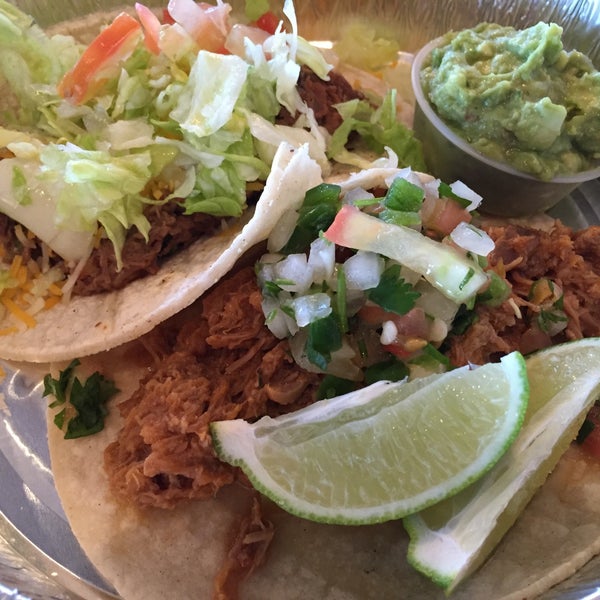 1/21/2016 tarihinde Laura S.ziyaretçi tarafından Espo&#39;s Mexican Food'de çekilen fotoğraf