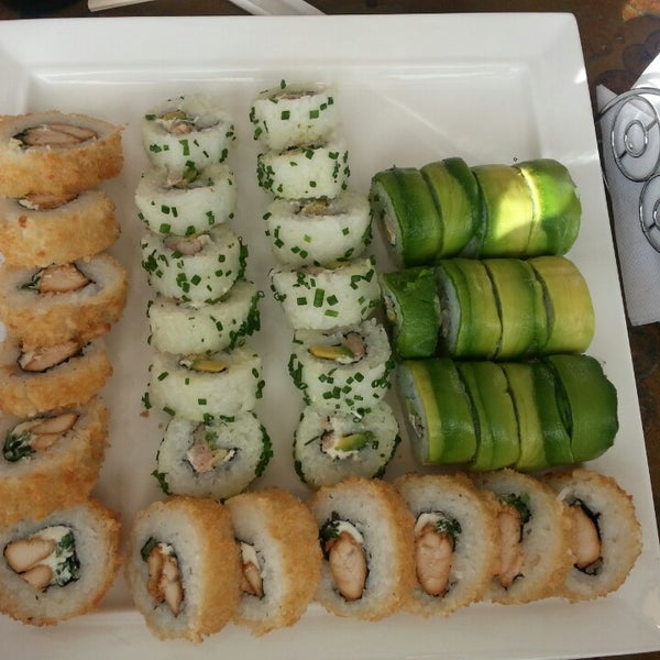 Photo taken at Maka Sushi by Rodrigo N. on 5/24/2014