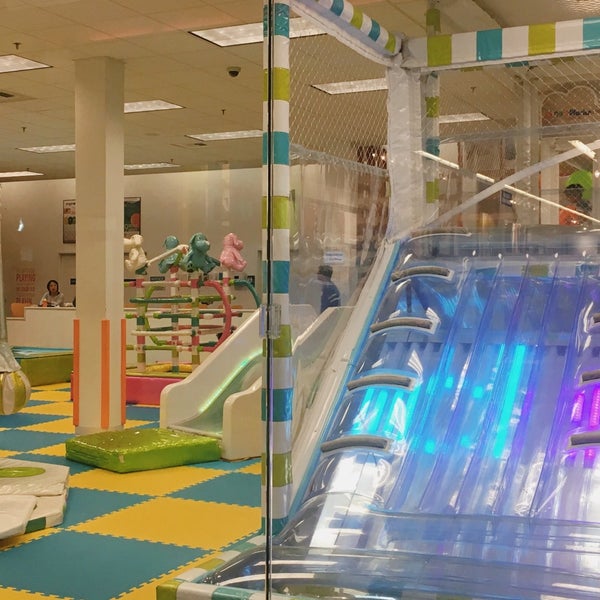 WiggleWorks kids at Crossroads Bellevue Crossroads Bellevue, WA