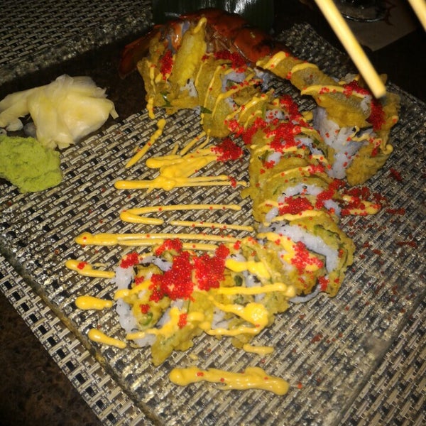 Photo taken at DaRuMa- Japanese Steakhouse and Sushi Lounge by Miss D. on 5/20/2016