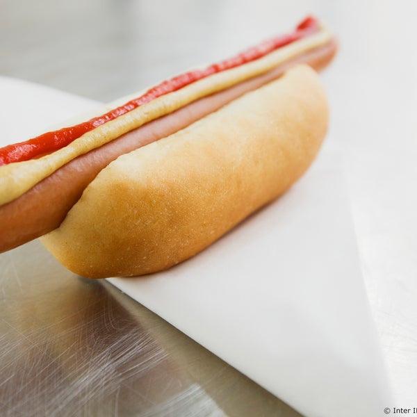[KUHINJA UŽIVO] Uz pomoć naših kuhara možeš napraviti Hot-dog - ukusan obrok za djecu i odrasle. Vidimo se 18.9. u IKEA Restoranu od 14:00 do 16:00, dobar tek! :) www.IKEA.hr/dogadaji