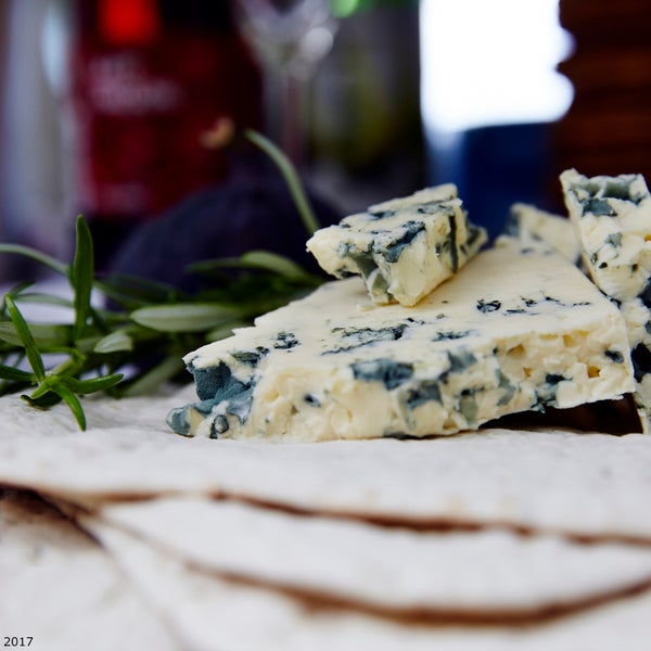 Pikantan plavi sir odlično će se stopiti s tjesteninom, gulašima i salatama. :) www.IKEA.hr/OST_BLAMOGEL_sir Cijena: 18,90 kn / 0,125 kg