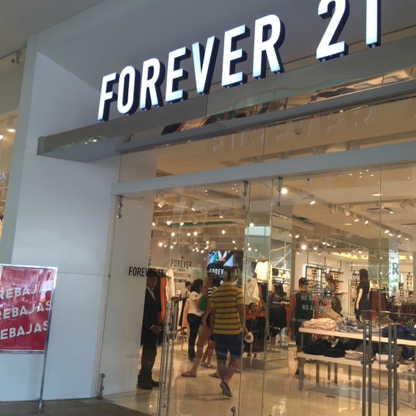 Photo taken at Forever 21 by Andrea O. on 8/6/2015