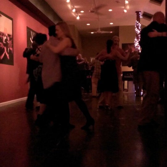 รูปภาพถ่ายที่ Philadelphia Argentine Tango School โดย Matt M. เมื่อ 10/27/2013