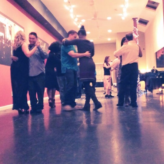 รูปภาพถ่ายที่ Philadelphia Argentine Tango School โดย Matt M. เมื่อ 5/18/2013