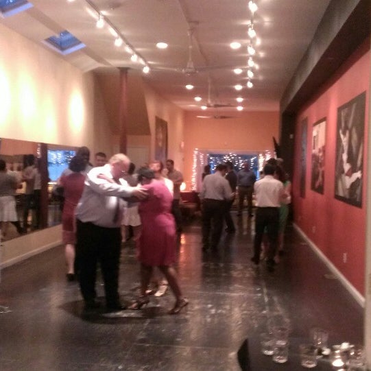 รูปภาพถ่ายที่ Philadelphia Argentine Tango School โดย Matt M. เมื่อ 7/19/2013