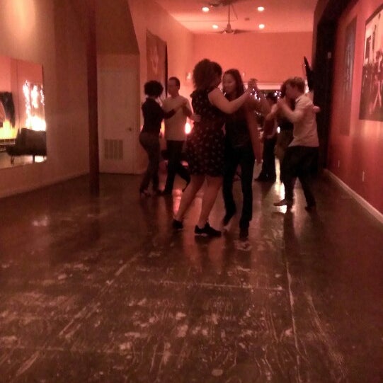 รูปภาพถ่ายที่ Philadelphia Argentine Tango School โดย Matt M. เมื่อ 10/15/2013