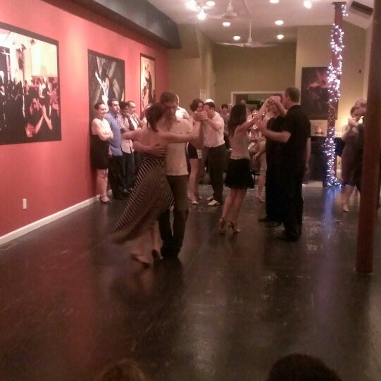 รูปภาพถ่ายที่ Philadelphia Argentine Tango School โดย Matt M. เมื่อ 6/23/2013