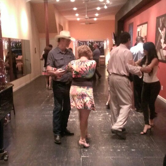 รูปภาพถ่ายที่ Philadelphia Argentine Tango School โดย Matt M. เมื่อ 8/16/2013