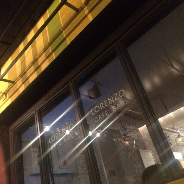 5/16/2015にIs-bósetがLorenzo Café Barで撮った写真