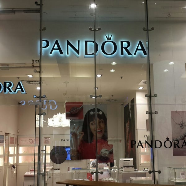 Pandora - Jewelry Store in Nové Město