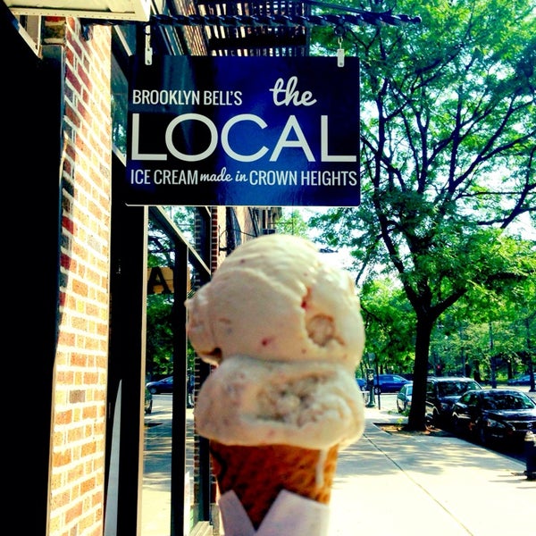 Foto tomada en Brooklyn Bell&#39;s The Local  por chesty b. el 7/9/2014