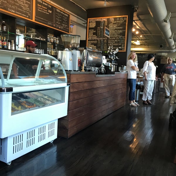 9/23/2018 tarihinde Paul S.ziyaretçi tarafından Little Branch Cafe South Loop'de çekilen fotoğraf