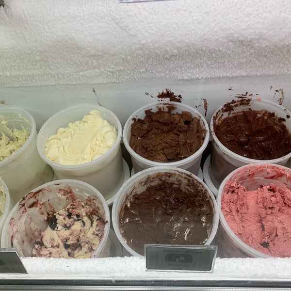 Photo taken at Sundaes and Cones by Paul S. on 12/23/2019
