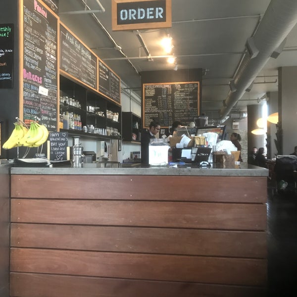 Foto tirada no(a) Little Branch Cafe South Loop por Paul S. em 2/16/2019
