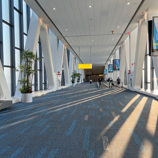 Foto diambil di Terminal B oleh Paul S. pada 6/1/2023