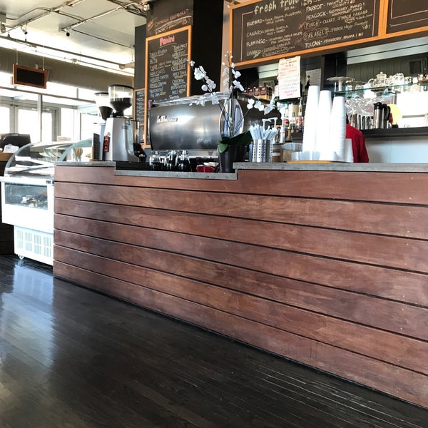 Foto tirada no(a) Little Branch Cafe South Loop por Paul S. em 3/10/2018