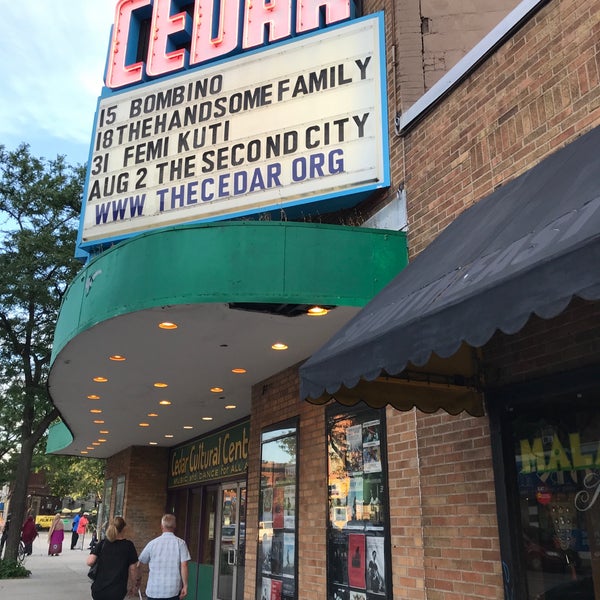 รูปภาพถ่ายที่ The Cedar Cultural Center โดย Paul S. เมื่อ 7/19/2018