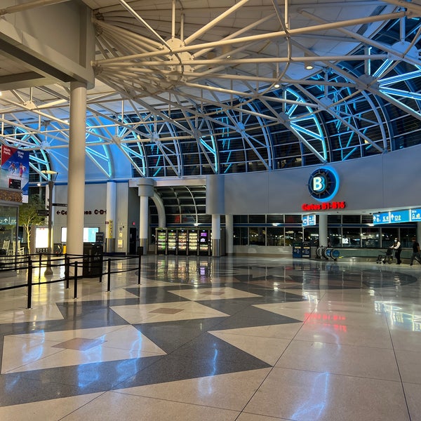 Main Concourse Airport Terminal