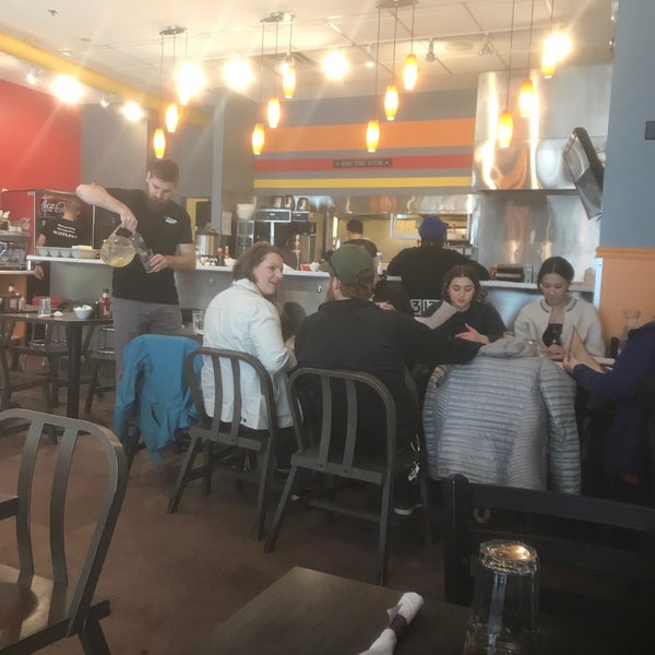 3/28/2019 tarihinde Paul S.ziyaretçi tarafından Chicago Waffles'de çekilen fotoğraf