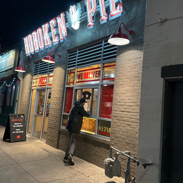 รูปภาพถ่ายที่ Hoboken Pie โดย Paul S. เมื่อ 2/16/2022