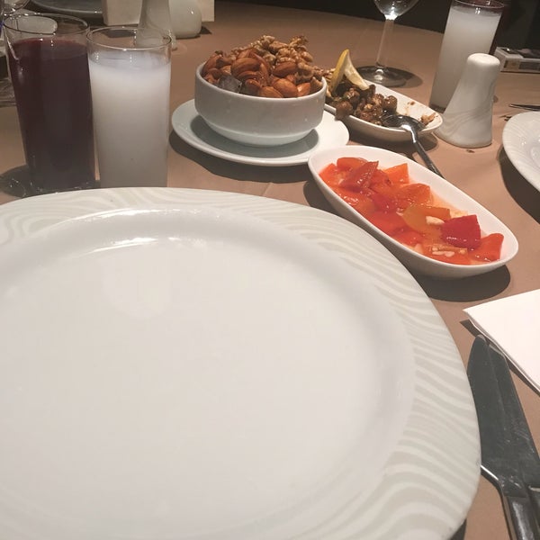 Photo prise au Safir Restaurant par 🙂YuNuS Gözükızıl 👍🏻 le4/28/2018