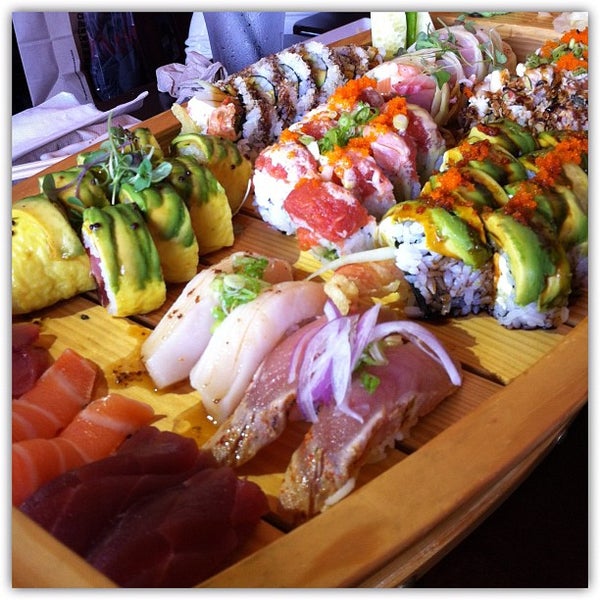 9/23/2012에 dizberiq님이 Fusion Sushi에서 찍은 사진