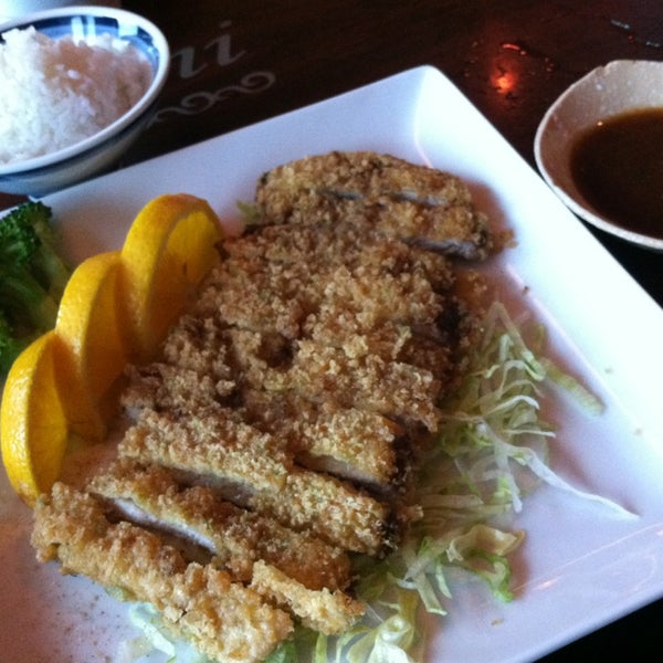 Снимок сделан в Nanami Sushi Bar &amp; Grill пользователем Steve S. 4/28/2013