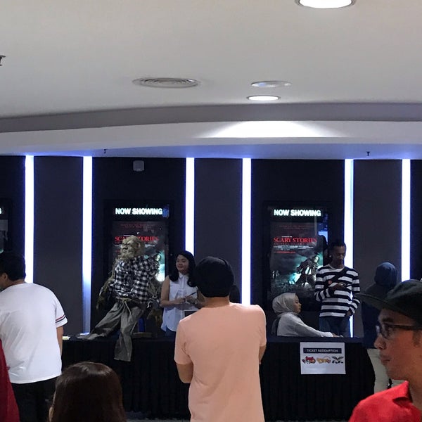 Photo taken at mmCineplexes by Chea on 9/11/2019