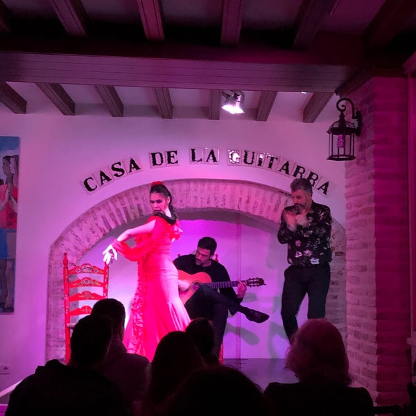 Casa de la Guitarra - Santa Cruz - C. Mesón del Moro, 12