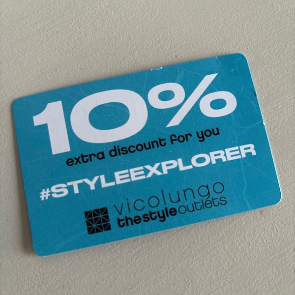 If you’re a tourist, go straight to the Information Office in the centre of the mall for a daily discount card of 10% valid in participating stores.